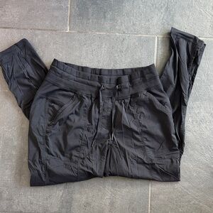 Lululemon Black dance Pants Sz 8